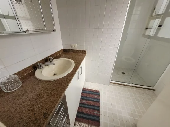 Imagem APARTAMENTO AMPLO COM 3 SUÍTES E PEQUENA VISTA PARA O MAR
