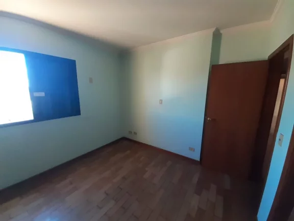 Imagem Apartamento espaçoso com 3 dormitórios, todos com armários planejados, sendo 1 suíte confortáve...
