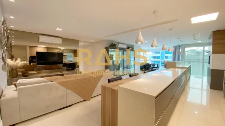 Apartamento Reserva Corais, Home Clube completo na Praia Brava. Com vista mar, semimobiliado, incrí...