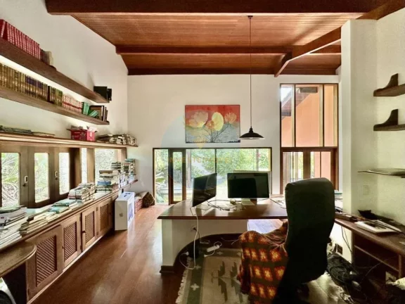 Imagem Casa em Condomínio a Venda no bairro Granja Viana - Carapicuíba, SP