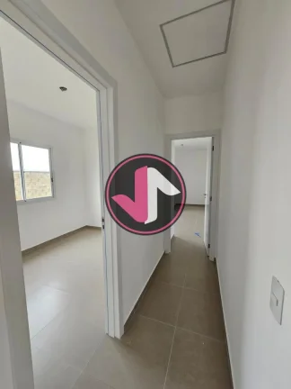 Imagem A casa dos seus sonhos está à venda em Várzea Grande, no bairro Petrópolis. Localizada no condom...