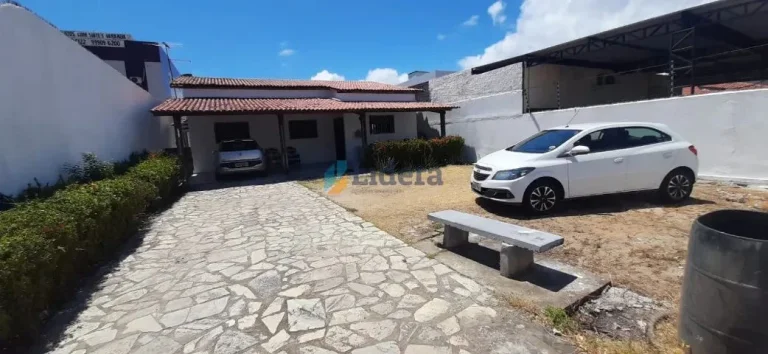 Imagem Casa com quintal -3 quartos - 1 suíte - 143m² - Bessa, em João Pessoa-PB