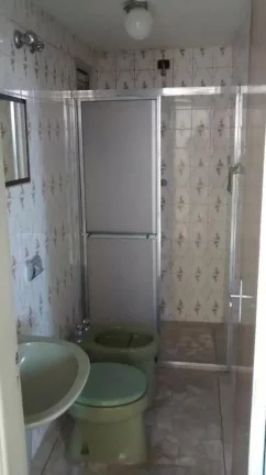 Imagem 2 dormitórios, sala, cozinha, banheiro social, lavanderia e área de serviço . Piscina, quadra de ...