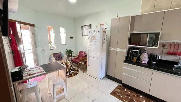 Imagem Casa 2 quartos, 2 garagens, fogão à lenha e churrasqueira, Quinta dos Açores