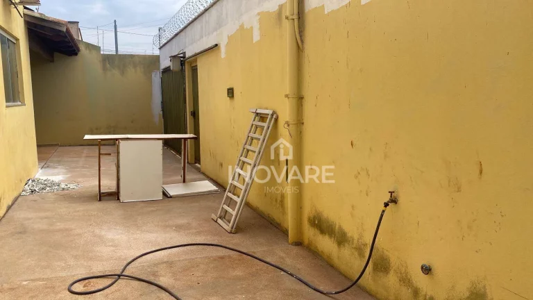 Imagem Casa com 2 dormitórios à venda, 80 m² por R$ 320.000,00 - Jardim América - Itumbiara/GO