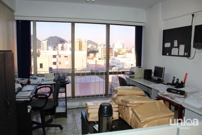 Imagem Sala comercial edifício Aquarius no Centro com Elevador de frente