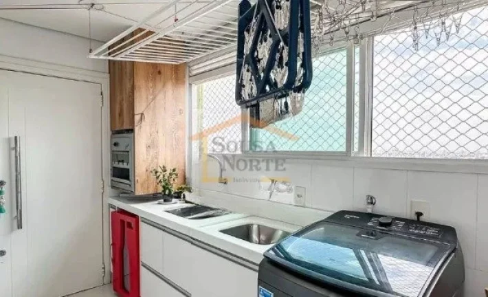 Imagem Apartamento espaçoso com 200m², composto por 3 dormitórios, sendo 3 suítes, com ambientes reform...