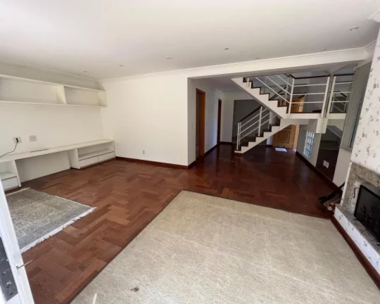 Imagem Sobrado São Francisco condomínio, 4 dorm , piscina.