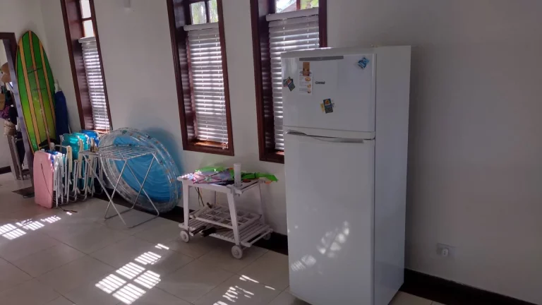 Imagem CASA FRENTE MAR - com 6 dormitórios à suítes - Lagoinha - Ubatuba
