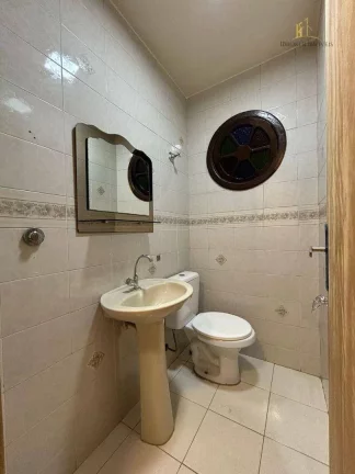 Imagem Casa com 3 quartos para alugar, 113 m² por R$ 3.285/mês - Boqueirão - Curitiba/PR