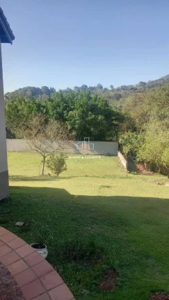 Imagem Casa de Alto Padrão Reformada com 3 Suítes no Condomínio Flamboyant Atibaia