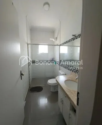 Imagem Casa incrível em condomínio fechado, com 3 quartos, sendo 2 suítes, e um ambiente perfeito para o...