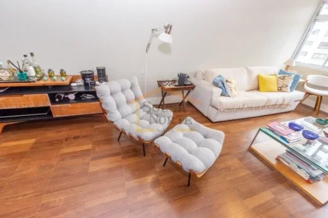 Imagem Apartamento à venda, com 129m², 2 dormitórios, sendo 1 suite e 3 banheiros. Planta ampla e bem di...