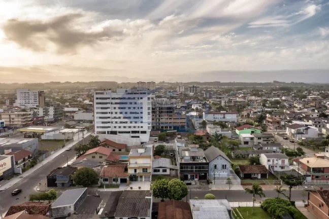 Imagem Apartamento á venda com 3 dormitórios no centro de Torres/RS