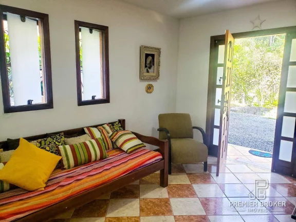 Imagem Casa com 3 dormitórios à venda, 250 m² por R$ 890.000,00 - Panorama - Teresópolis/RJ