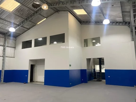 Imagem Alugue agora o seu galpão comercial de 500m² em Alphaville Industrial, Barueri-SP, com 10 vagas de garagem!