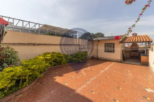 Imagem Imóvel Residencial Espaçoso e Aconchegante no Jabaquara: 3 quartos, 1 suíte, 2 salas, 3 banheiros, 2 vagas de garagem, 210m² de área - São Paulo-SP.