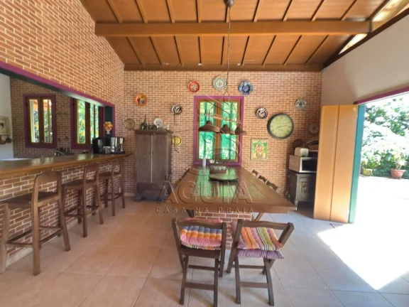 Imagem Casa Ampla em Condomínio Fechado Conforto, Espaço e Lazer a Poucos Minutos da Praia