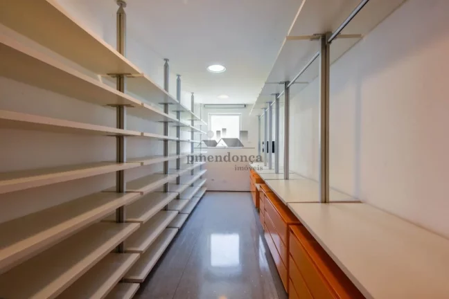 Imagem Apartamento espetacular, com 337 m² com ampla sala para 3 ambientes, janelões , sol da manhã, sal...