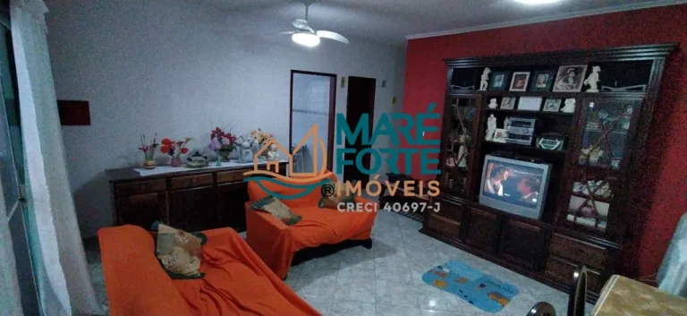 Imagem OPORTUNIDADE - EXECENTE CASA COM 4 DORMITÓRIOS (SENDO UMA SUÍTE) E 2 CHALÉS.