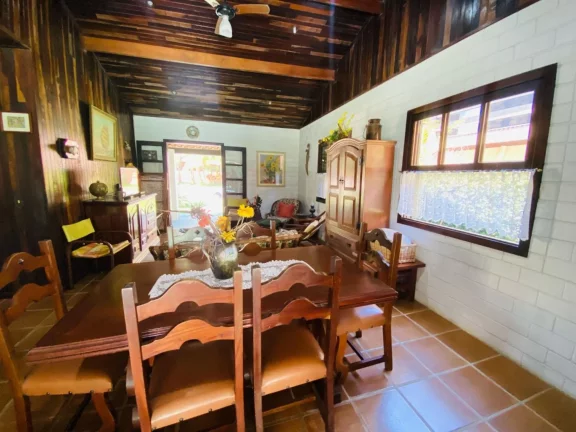 Imagem Imóvel imperdível: Casa à venda na Riviera de São Lourenço Módulo 20 com 3 quartos, 1 suíte, 3 salas, 4 vagas de garagem e mais!