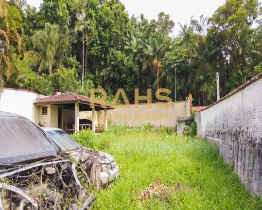Imagem Extenso terreno localizado na Rua Cristóvão Colombo no bairro Floresta. Com ótima localização b...