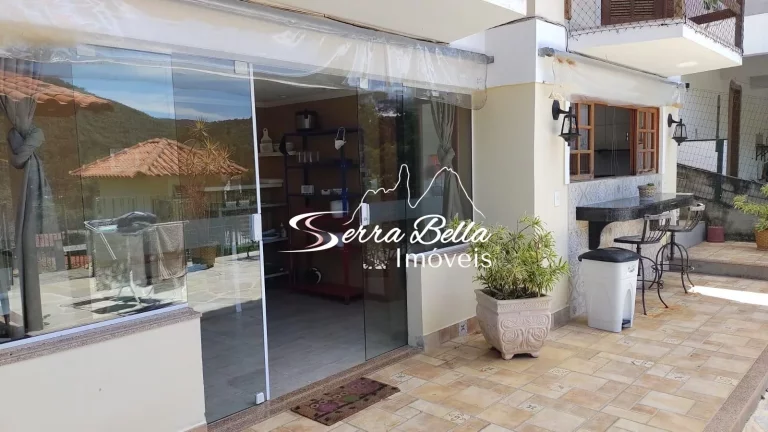 Casa com 4 dormitórios à venda, 200 m² por R$ 840.000,00 - Albuquerque - Teresópolis/RJ