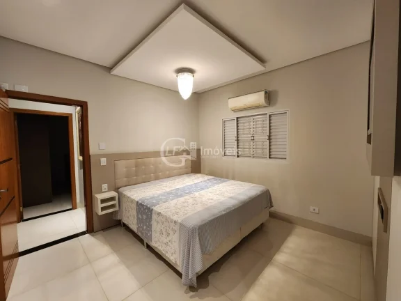Imagem Casa à venda em Campo Grande-MS, bairro Amambaí: 3 quartos, 2 suítes, 3 salas, 2 banheiros, 3 vagas de garagem, 260m² de área.
