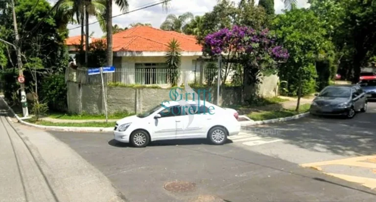Imagem Casa Térrea à Venda em Alto de Pinheiros - São Paulo/SP.