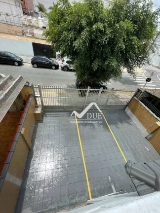 Imagem Sobrado isolado em excelente localização. 168m² de área útil.