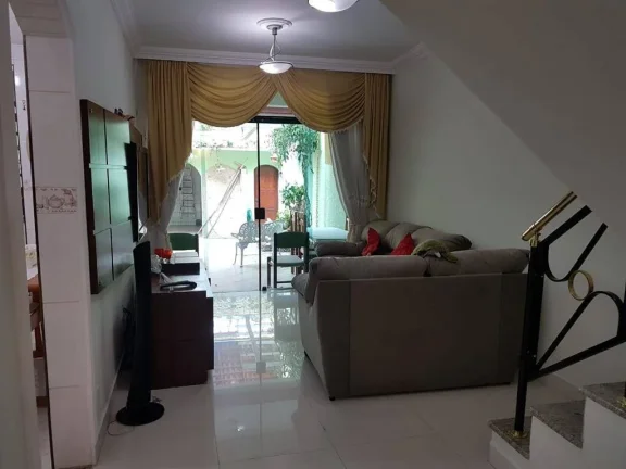 Imagem Sobrado mobiliado à venda, 210m² área construída 3 Dormitorios 4 Vagas