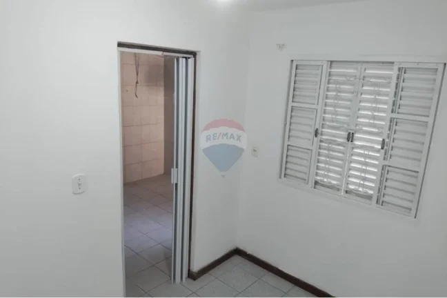 Imagem Casa com 4 quartos, 1 suíte, 6 banheiros e salão comercial. Localizada no Central Parque Sorocaba. Valor R$ 790.000. Confira! RE/MAX Shmone.