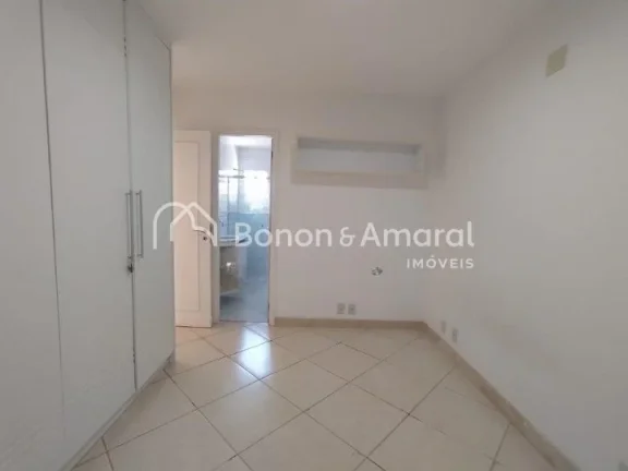 Imagem Localizada em um ambiente tranquilo, com apenas 59 residências, esta aconchegante e charmosa casa e...