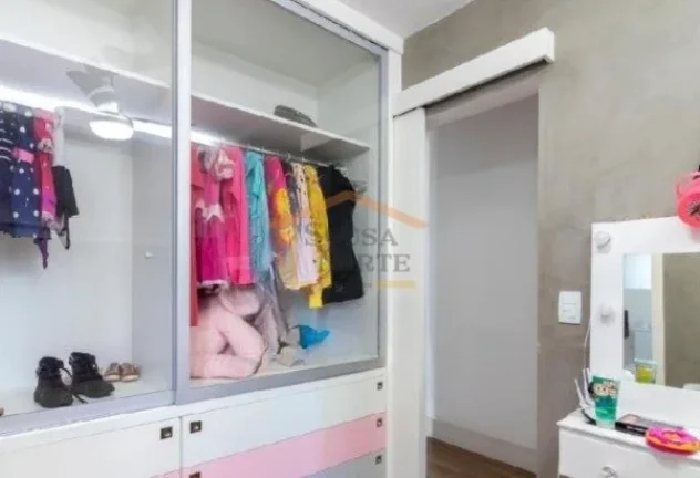 Imagem Sobrado de 260m² com 3 dormitórios, sendo 3 suítes, sendo uma master com closet, 5 banheiros, sal...
