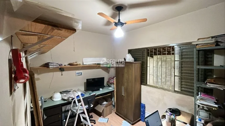 Imagem Linda casa à venda no bairro Estados Unidos em Uberaba | 3 dormitórios, piscina e móveis planejados!