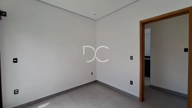 Imagem Condomínio Terras de São Francisco - Venda |115,00 AC m² |165,00 AT m² |3 Dorm |2 Suíte |3 Ban | 4Vagas