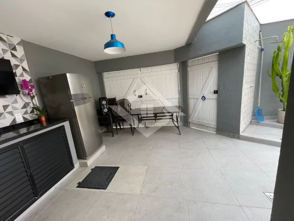 Imagem Casa Dúplex em Condomínio Fechado: Conforto e Segurança