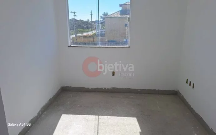 Imagem Casa duplex à venda de 4 quartos com quintal - Foguete - Cabo Frio.
