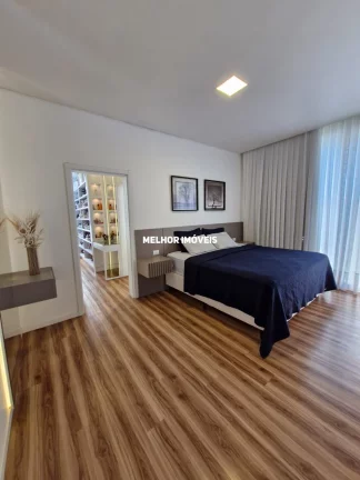 Imagem Casa Alto Padrão á venda no Condomínio Caledônia com 3 suítes, 4 vagas localizada em Camboriú.
