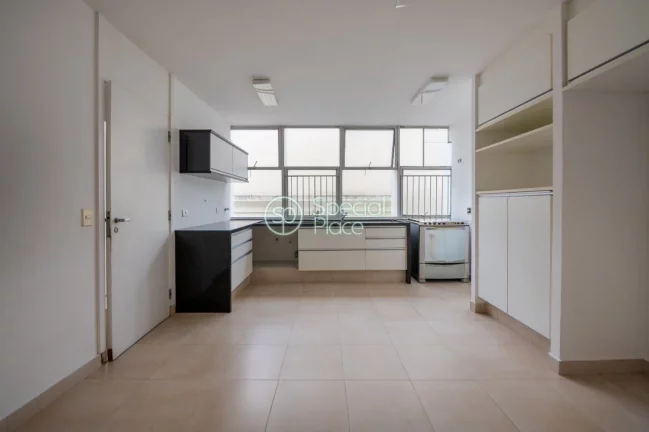 Imagem Ótimo Custo/Benefício em Higienópolis - 240m² de área útil - Ambientes amplos - Living para tr...