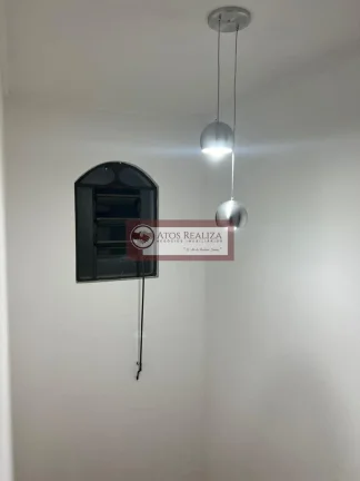 Imagem Alugo Oportunidade no em Interlagos região da cidade Dutra. Sobrado de 108m², imóvel com 2 Suítes, 1 com varanda, Cozinha ampla, Sala de estar, Sala de Jantar, Lavabo, Churrasqueira com cobertura Tetratil Zetaflex, quintal, 2 vagas de garagem cobertas com