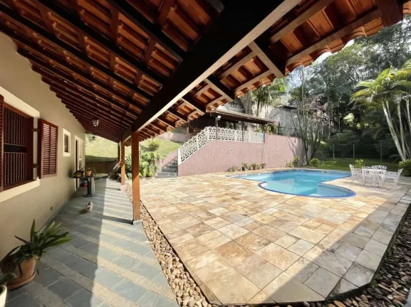 Imagem Cond Chácar dos Lagos - Térrea 3 suítes, anexo gourmet, piscina e pomar!