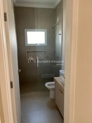 Imagem Apresentamos esta magnífica casa assobradada localizada no exclusivo Condomínio Porto Seguro Villa...