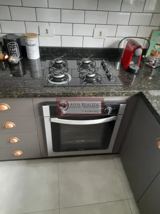 Imagem Vendo Sobrado 3 Dormitórios em condomínio Jd. Santa Cruz SP.