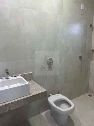 Imagem Casa em Condomínio de Luxo com 3 Suítes e 4 Vagas de Garagem em Coxipó da Ponte, Cuiabá-MT - Imperdível!