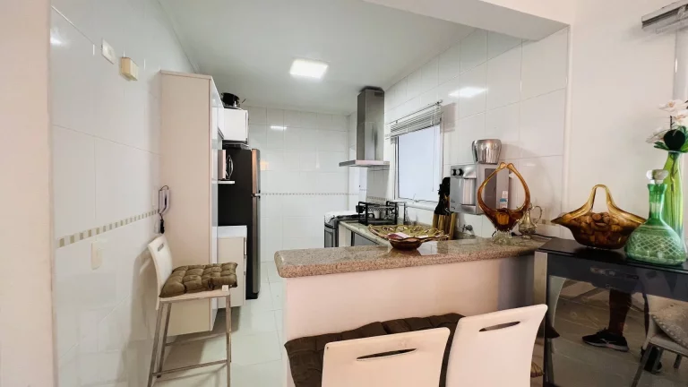 Imagem Apartamento decorado p?(C) na areia para venda com vista para mar.