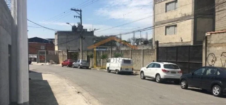 Imagem Terreno com galpão, área edificada de 1.493m² e área de terreno +/- de 2.200m², escriturado 2.0...