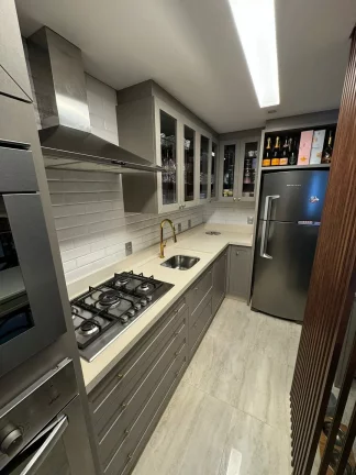 Imagem Apartamento à Venda,70m2, 2 Dormitórios(1 Suíte), Finamente Mobiliado, 1 Vaga, Itacorubi, Florianópolis/SC