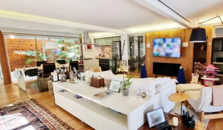 Imagem Casa Tríplex Vila Nova Conceição - 245M², 3 Dorms, 3 Suítes, 2 Vagas, Quadra, Lavanderia, Jardim, Split.