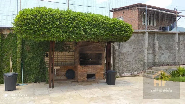 Imagem Casa de 250m² à venda, com 3 quartos (1 suíte), localizada no Sítio dos Pintos, Recife - Pernambuco.